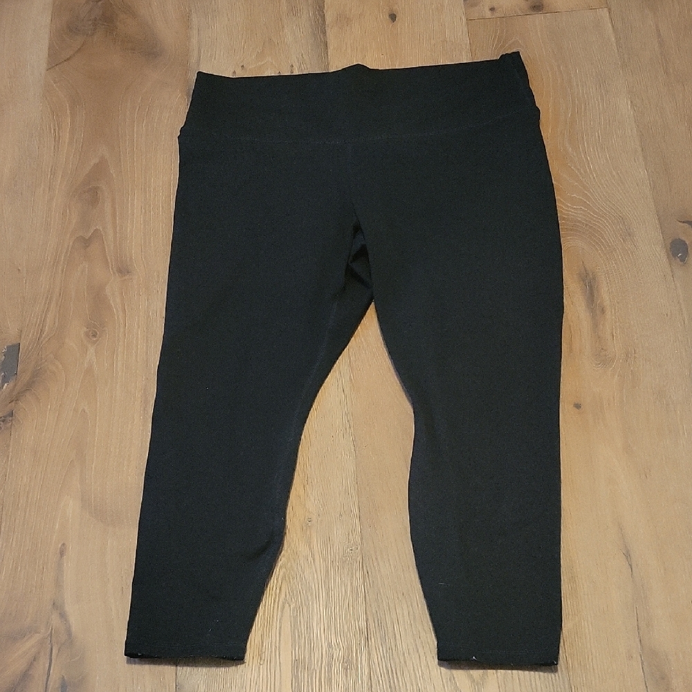 Fabletics Power Hold Black Athletic Capri Leggings Plus Size XXL